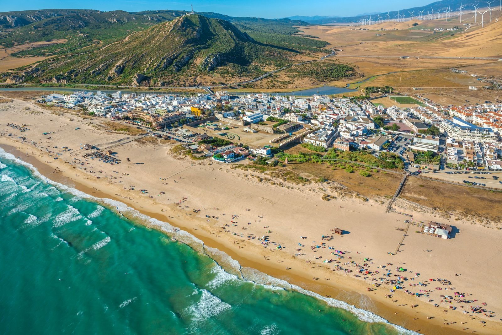 Playa de Zahara de los Atunes – Un Paraíso Natural en Tarifa Playa de Zahara de los Atunes – Un Paraíso Natural en Tarifa